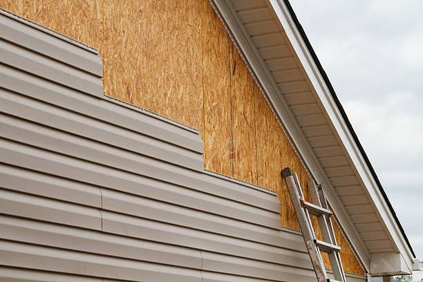 24/7 Emergency Vinyl Siding experts in Wolcott, IN